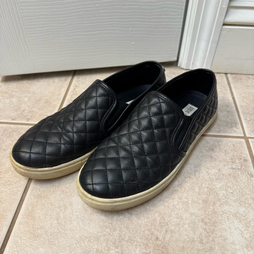 Steve Madden slip on sneakers